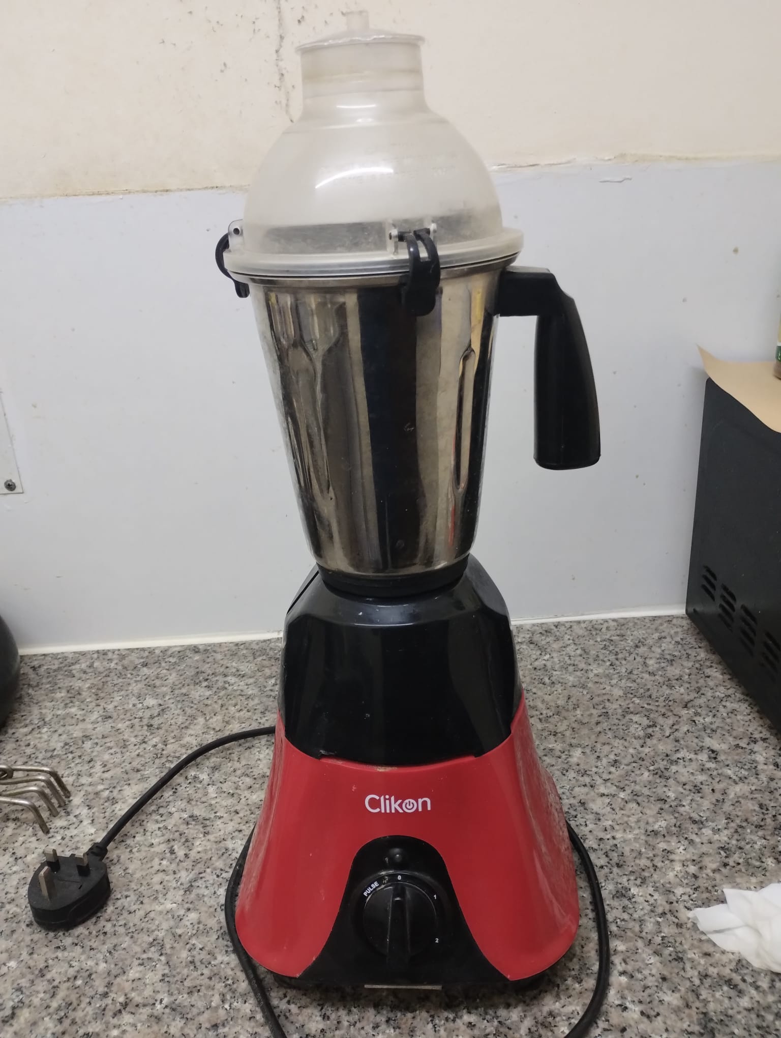 Mixer & Wall mounted Fan - Total 125 QAR - Image 3