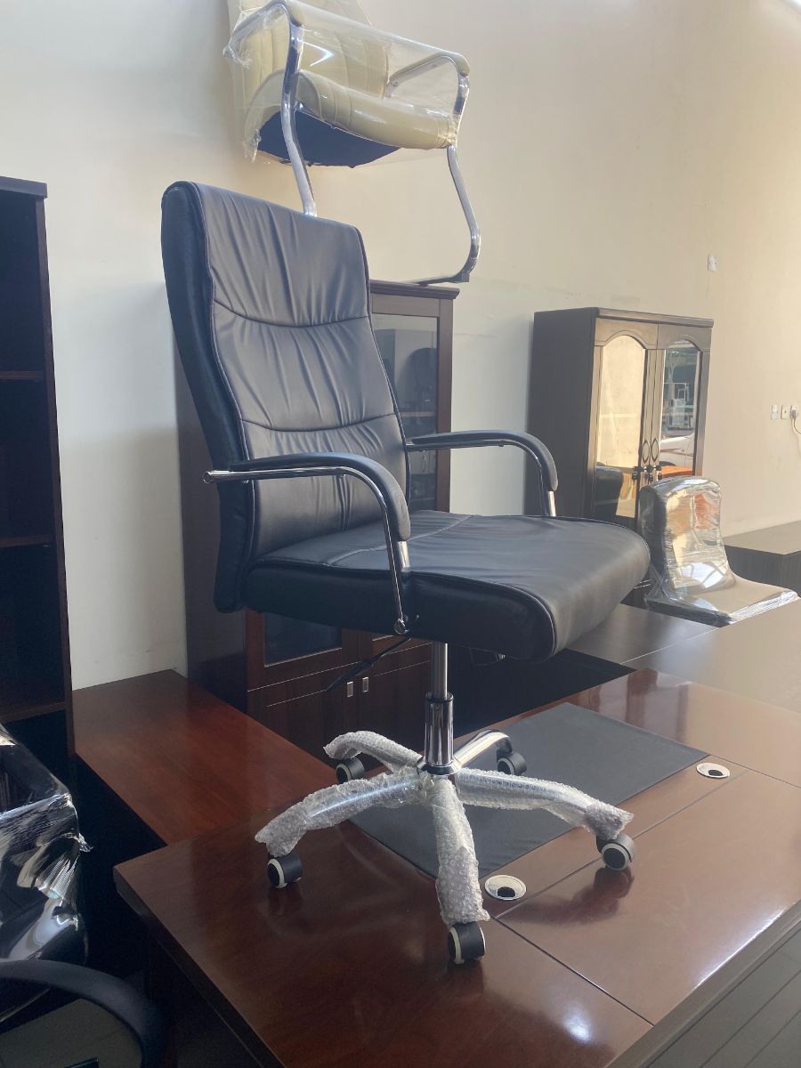 Use office furniture buy and sale - Image 17