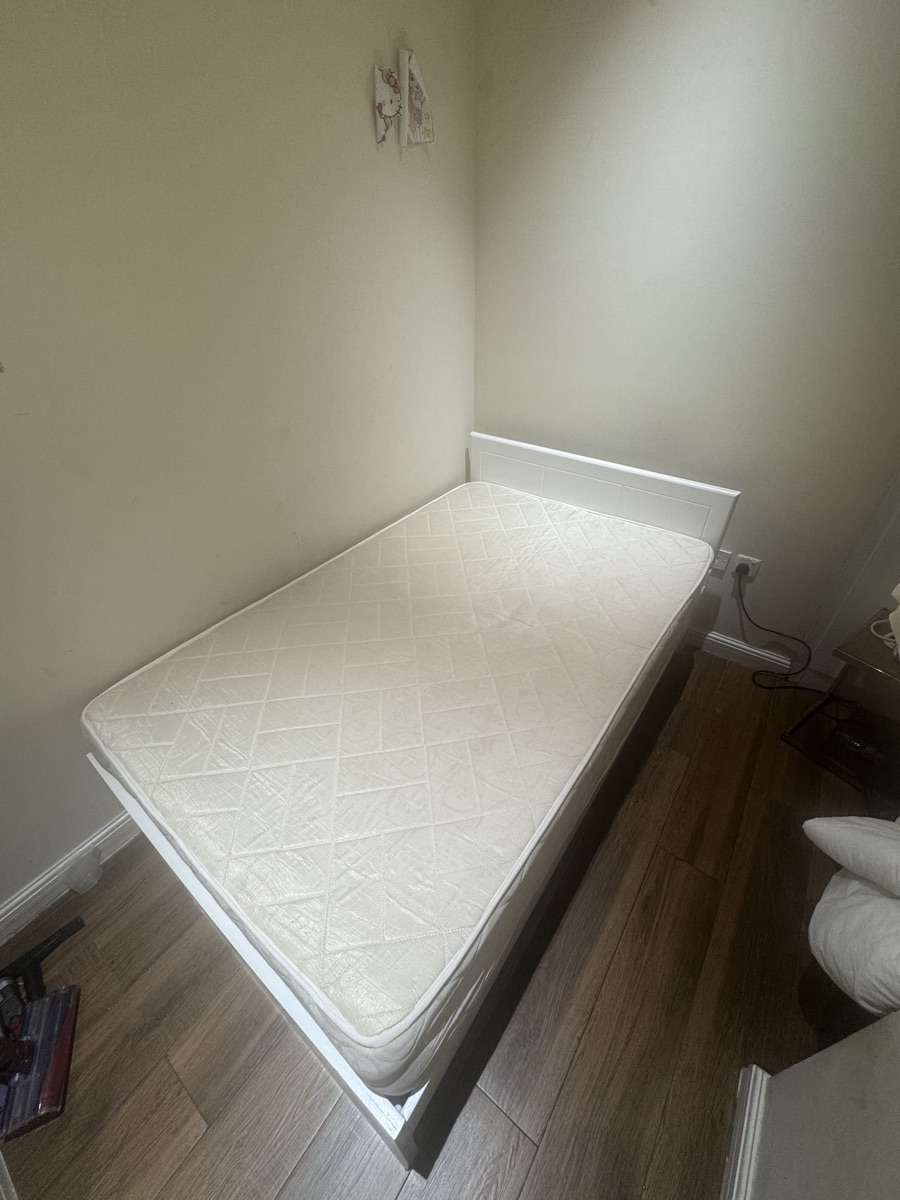 Used bed with mattress in excellent condition for sale. Size: 196 × 122 cm. - Image 2