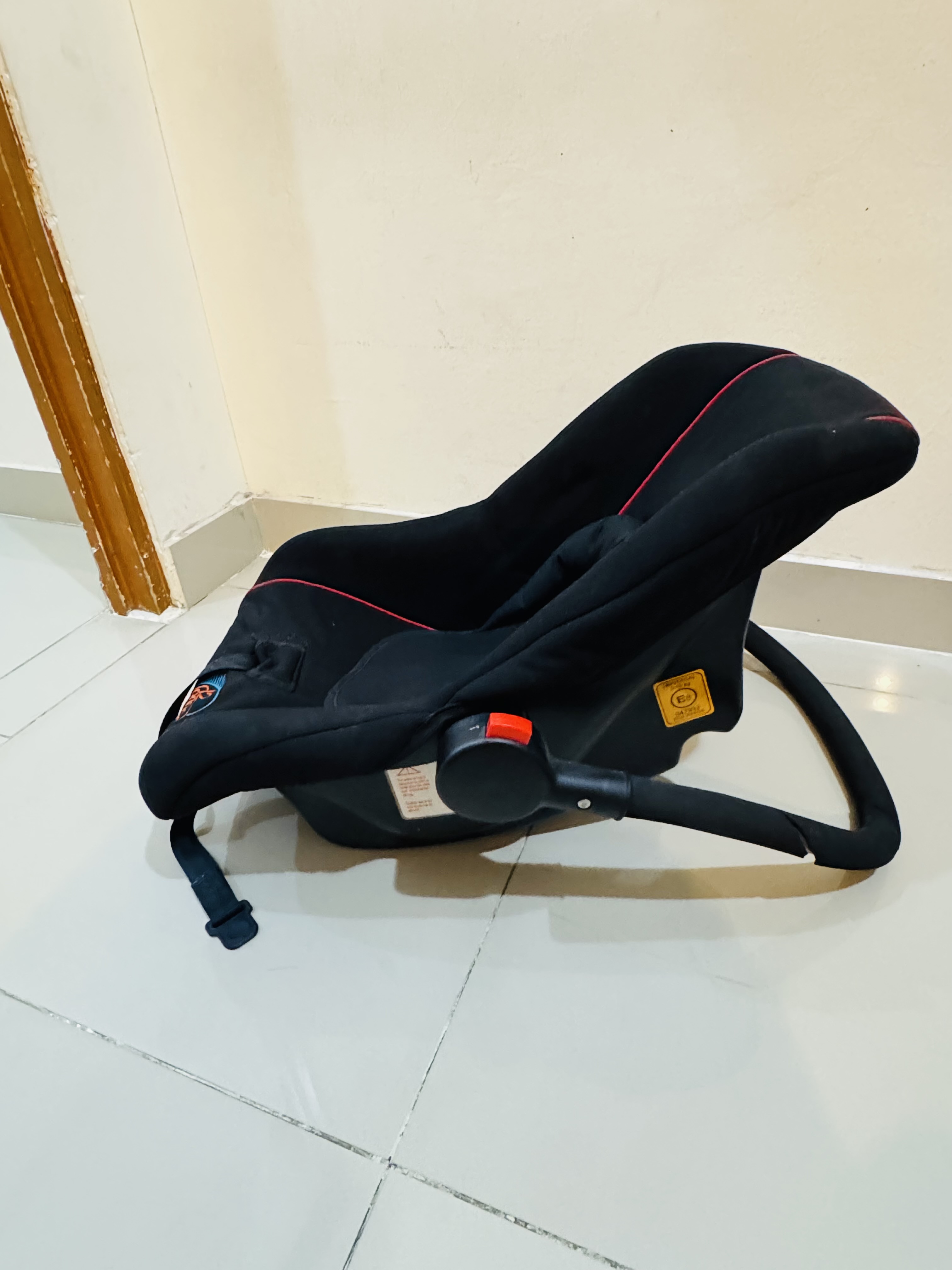 Kids bouncer or car seat for sale. - Image 2