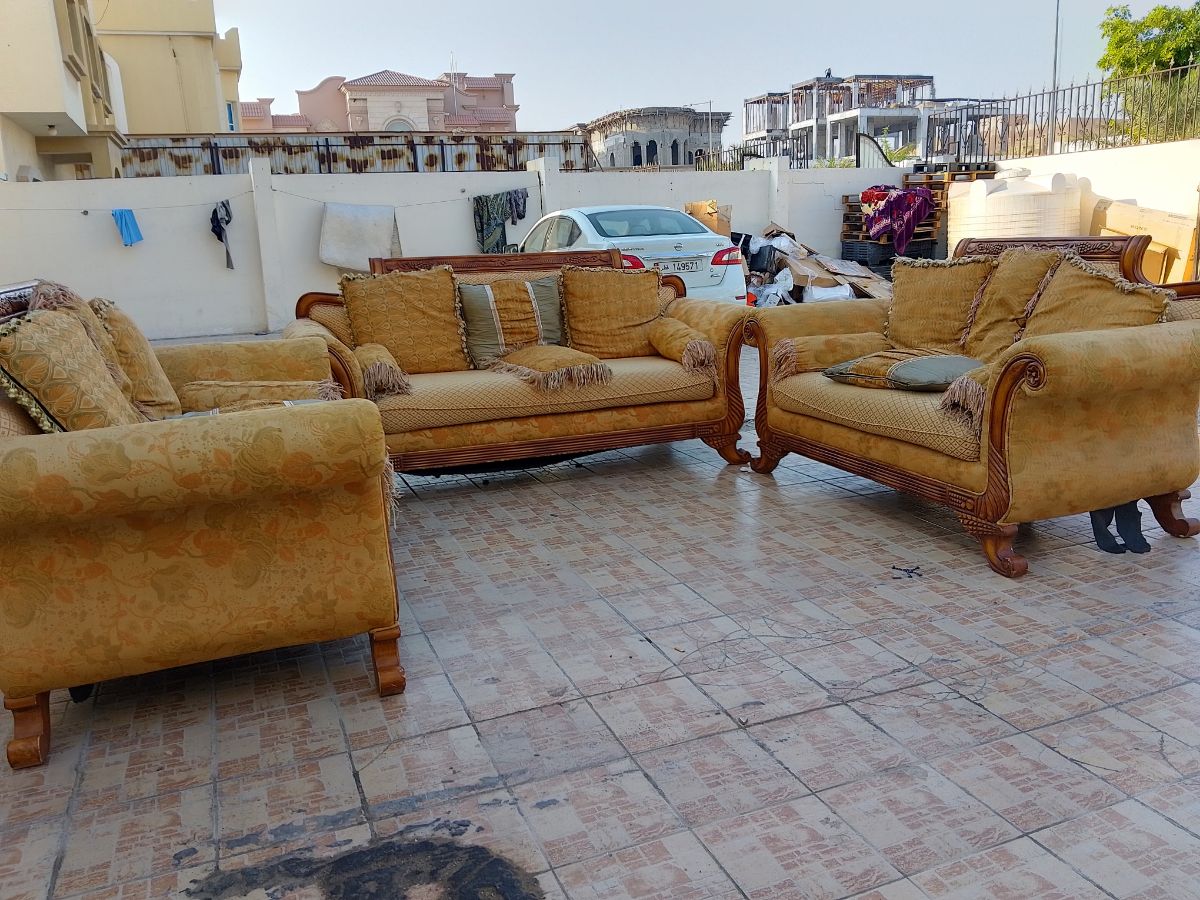 3 pcs Wooden Sofa set - Image 2