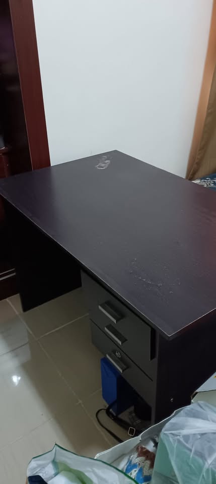 URGENT SALE: 2 single beds and 1 Table. NEED TO SELL BY TOMORROW - Image 5