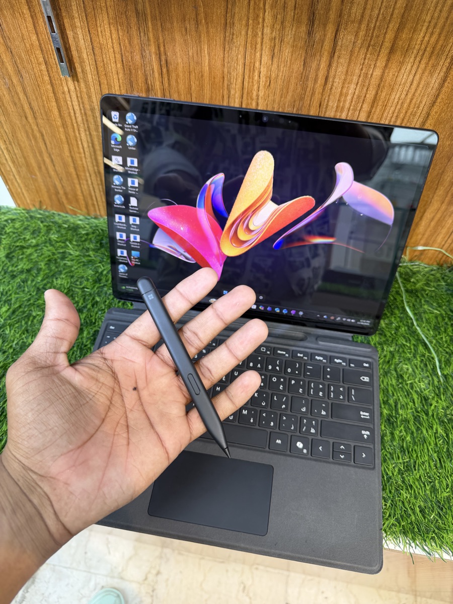 Surface pro 11th gen x Elite - Image 2