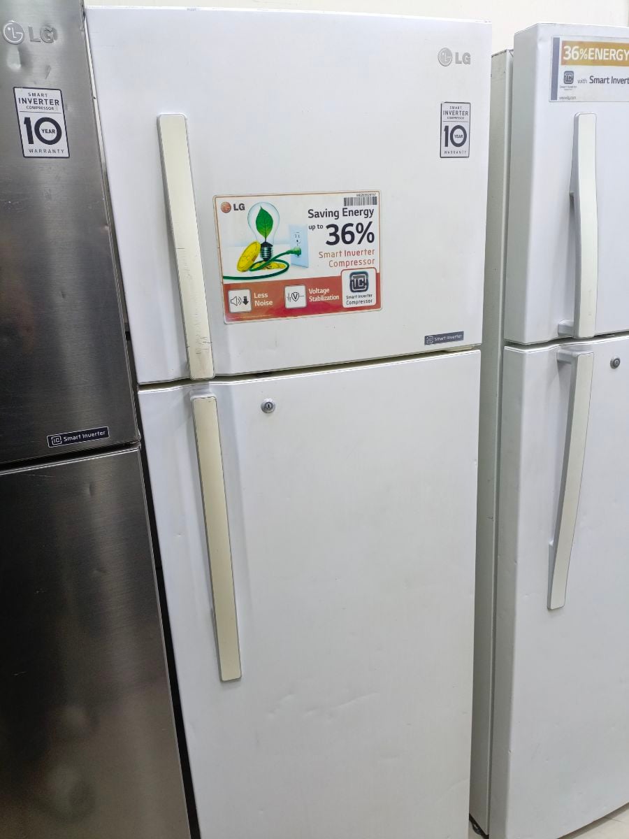 Lg refrigerator - Image 1