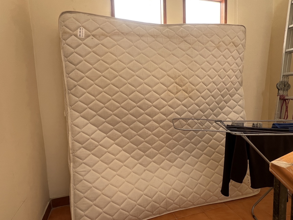Neat and clean King size bed matress with affordable price - Image 2