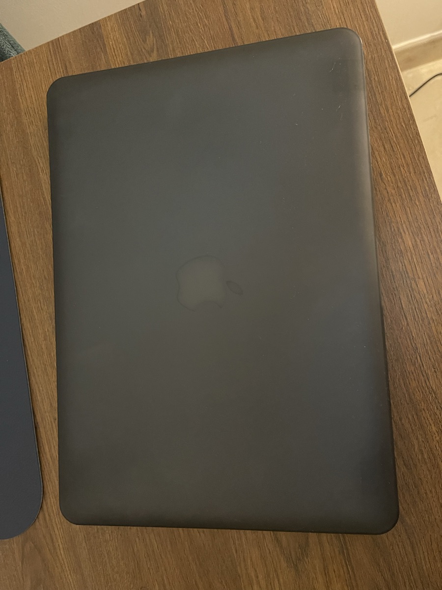 Macbook pro I5 - Image 1