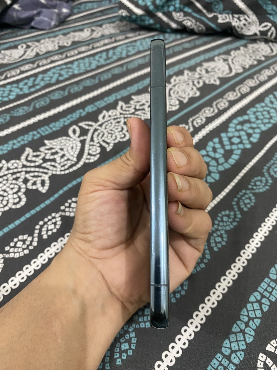 Samsung galaxy S22 - Image 4