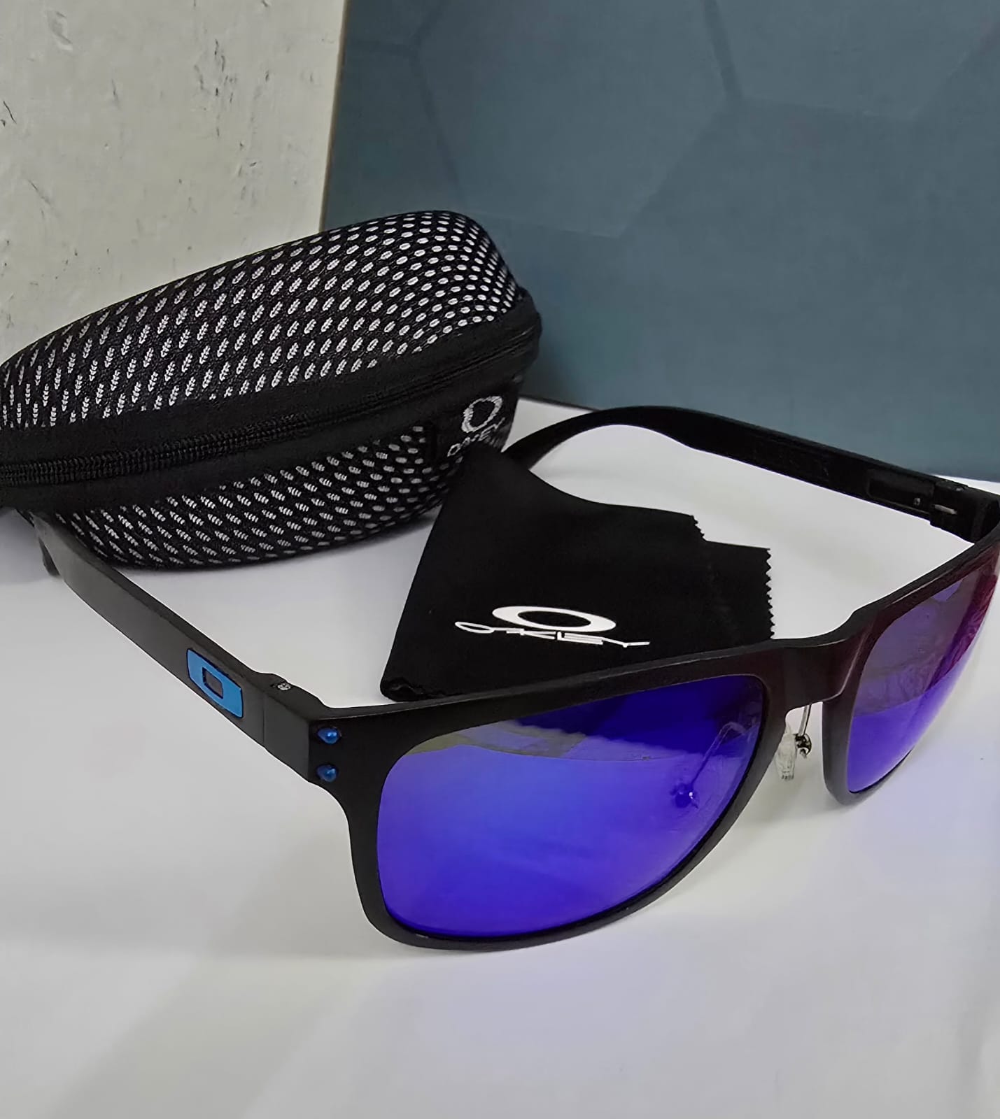 OAKLEY Driving & Sports Glasses - Image 1
