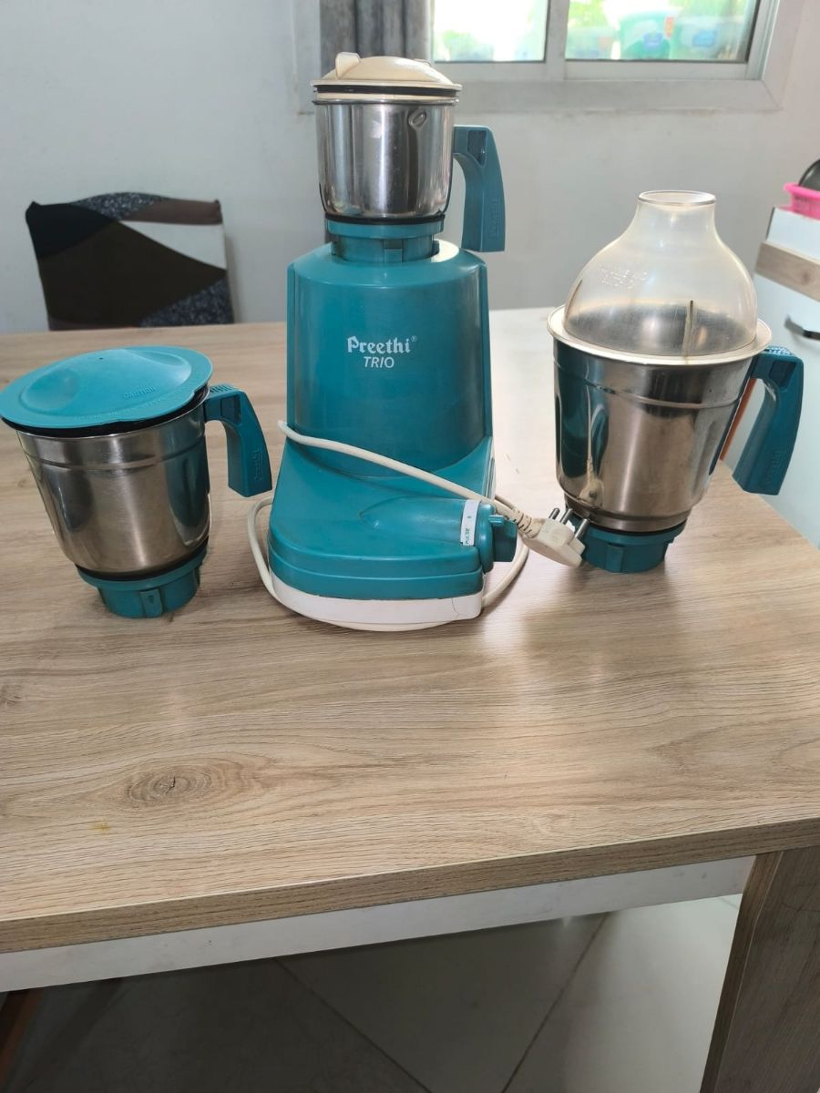 PREETHI MIXER GRINDER - Image 1