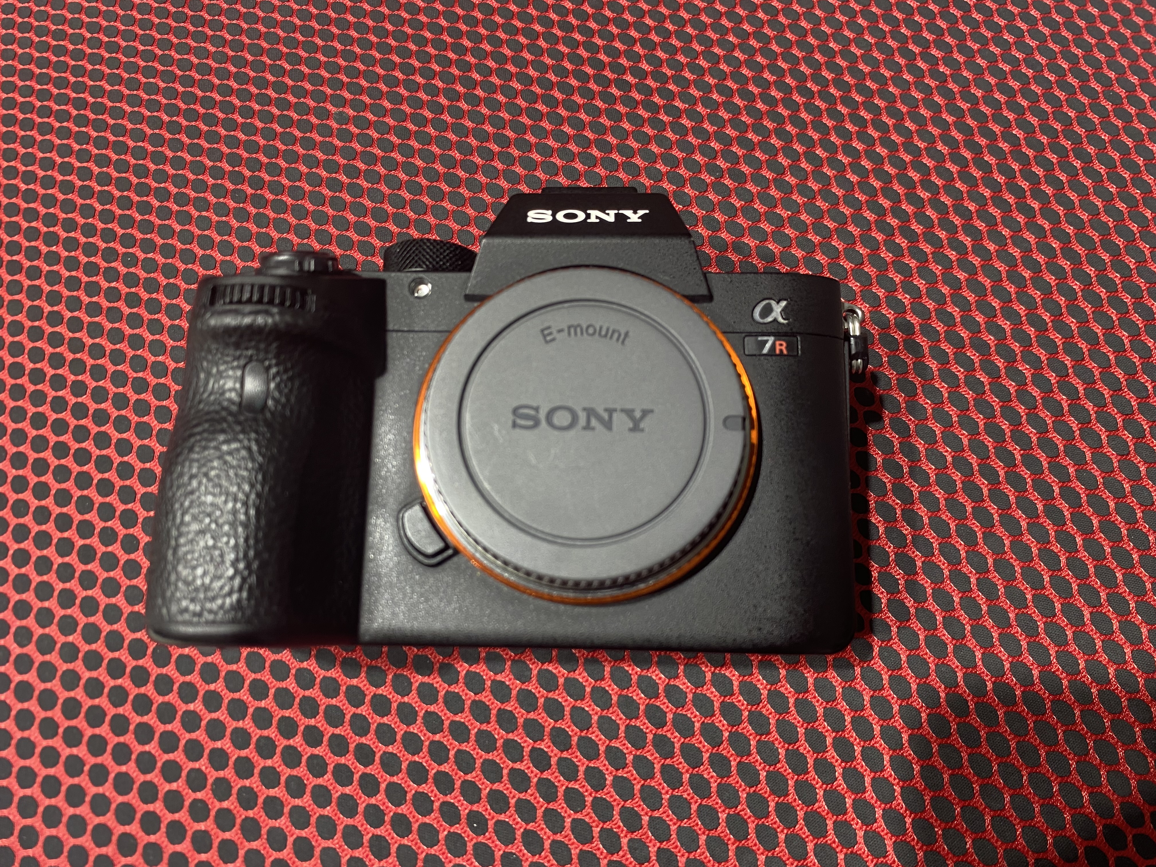 Sony a7RIII 42megapixel with 50m sony 1.8f orginal price of camera included 8999qr now for sale for only 5000qr - Image 1