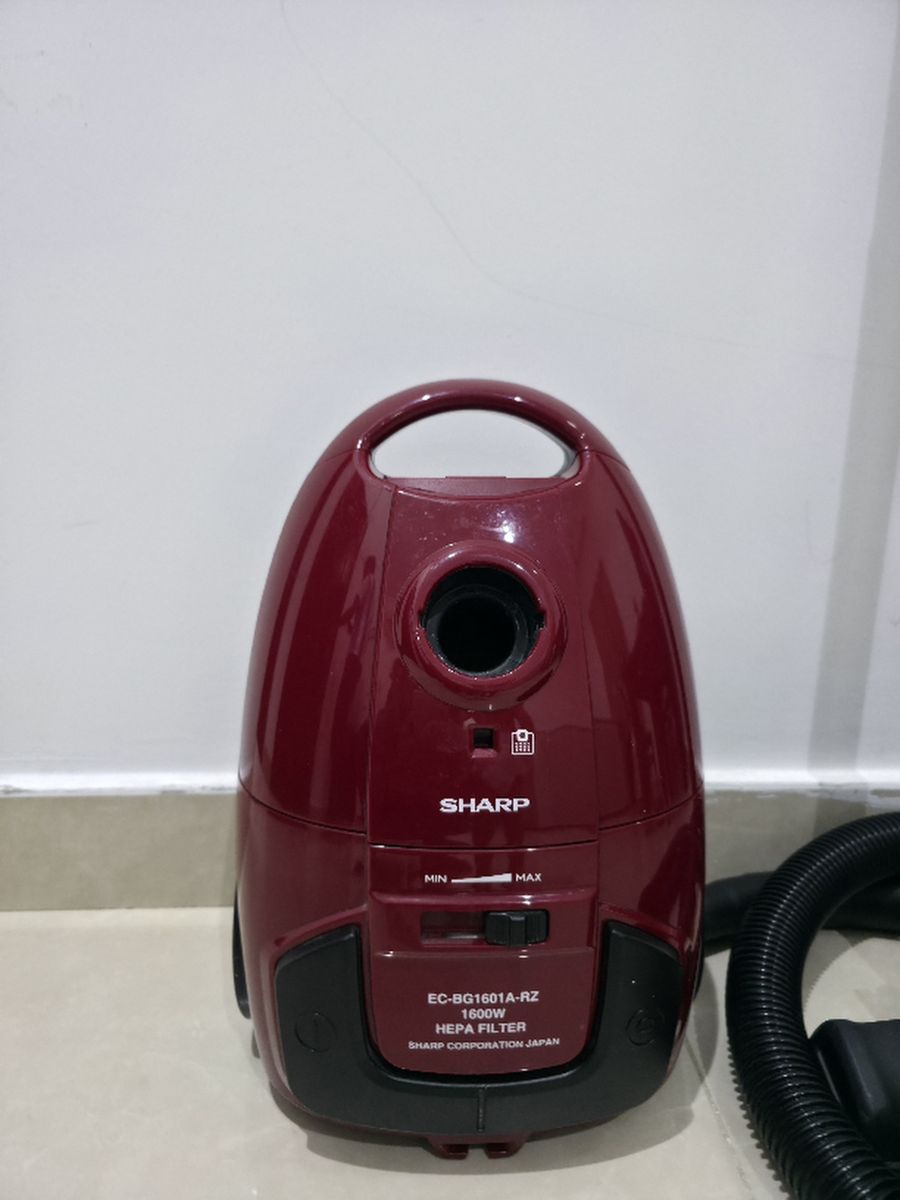 Sharp Vaccum cleaner 1600W (Brand new condition) - Image 1