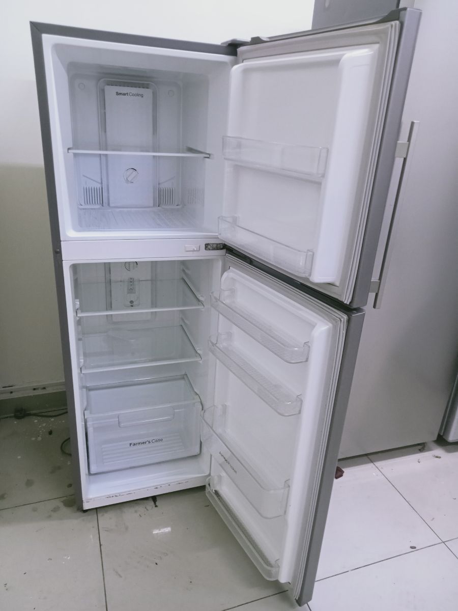 Daewoo refrigerator available for sale - Image 1