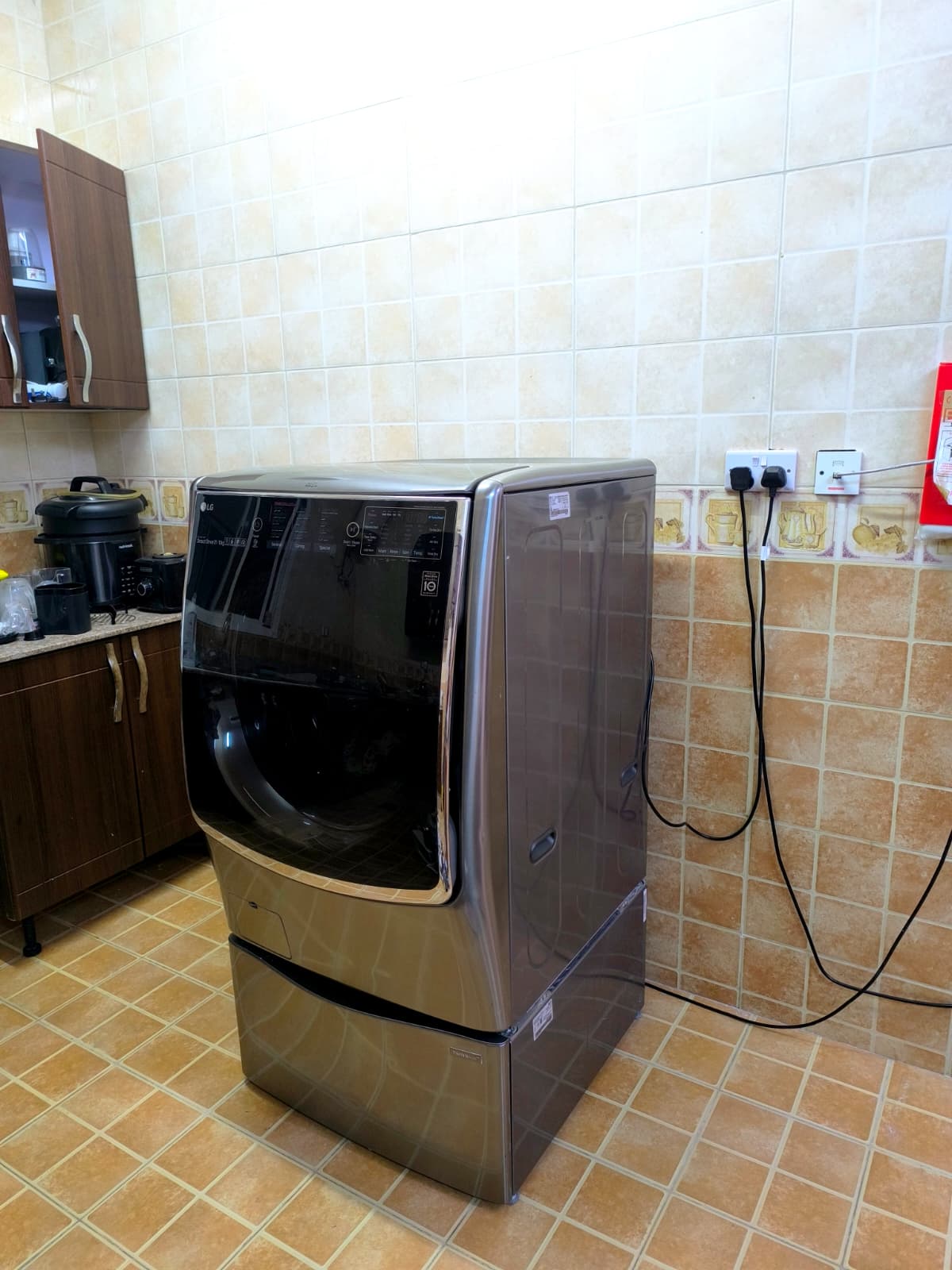 LG twin wash + dryer  -   غسالة ال جي ونشافة سعة 21 كيلو - Image 2