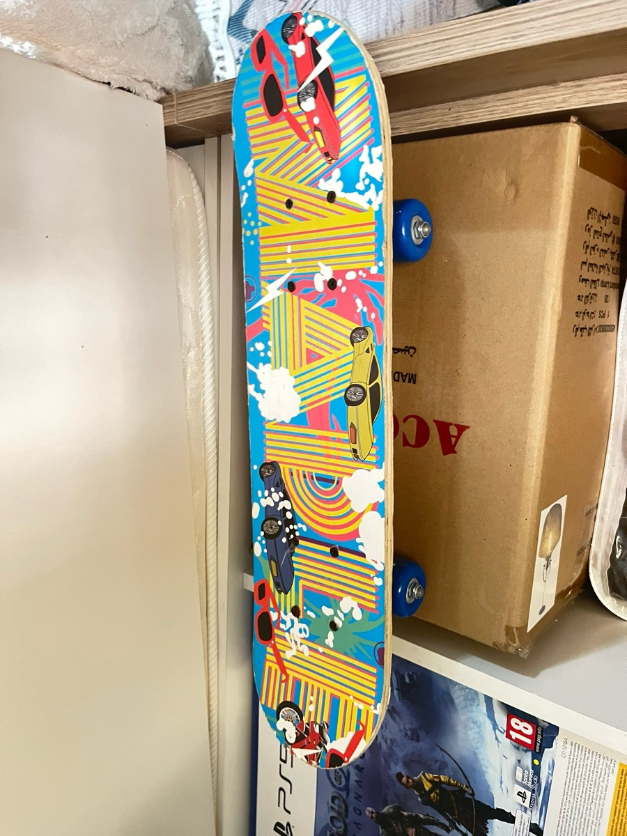 Skate board - Image 2