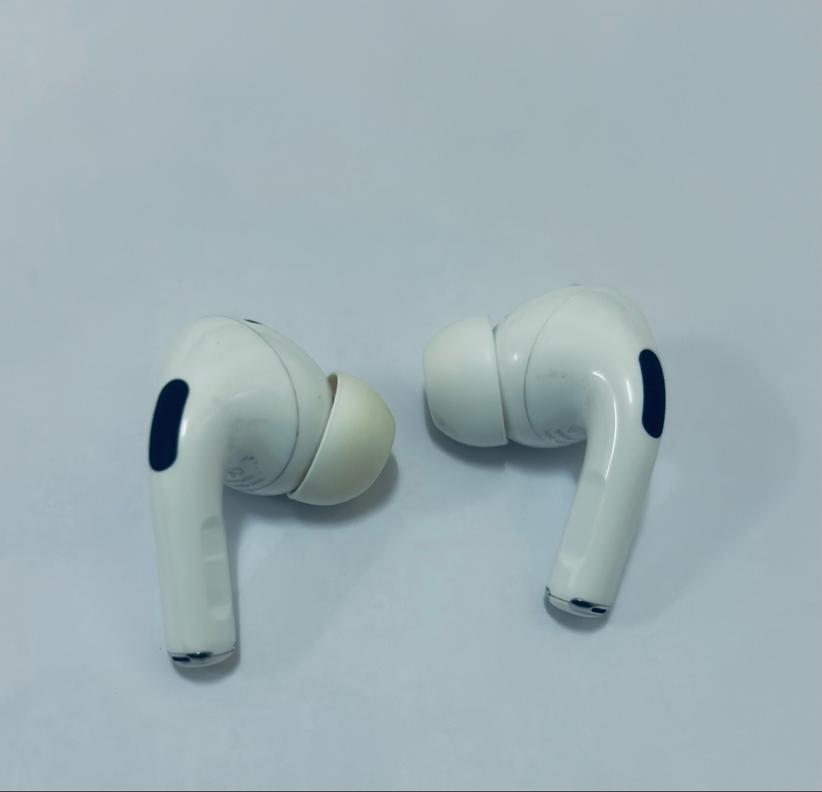 AirPod pro 2 generation A2698 - Image 1