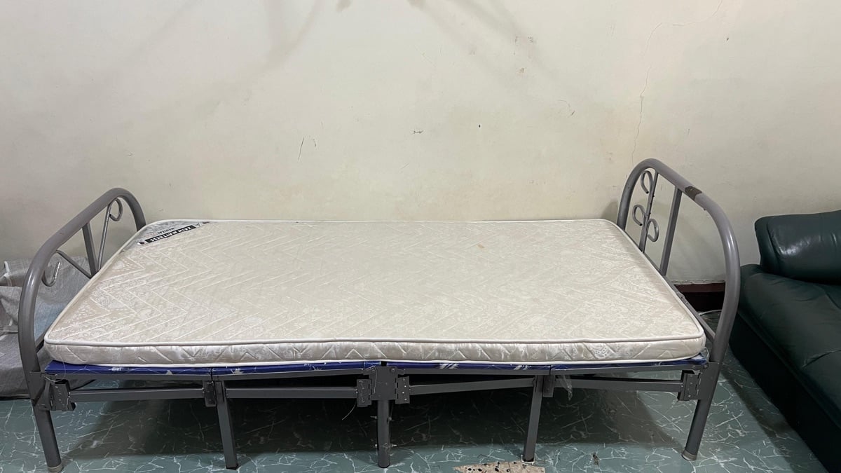 Foldable bed and matress - Image 3