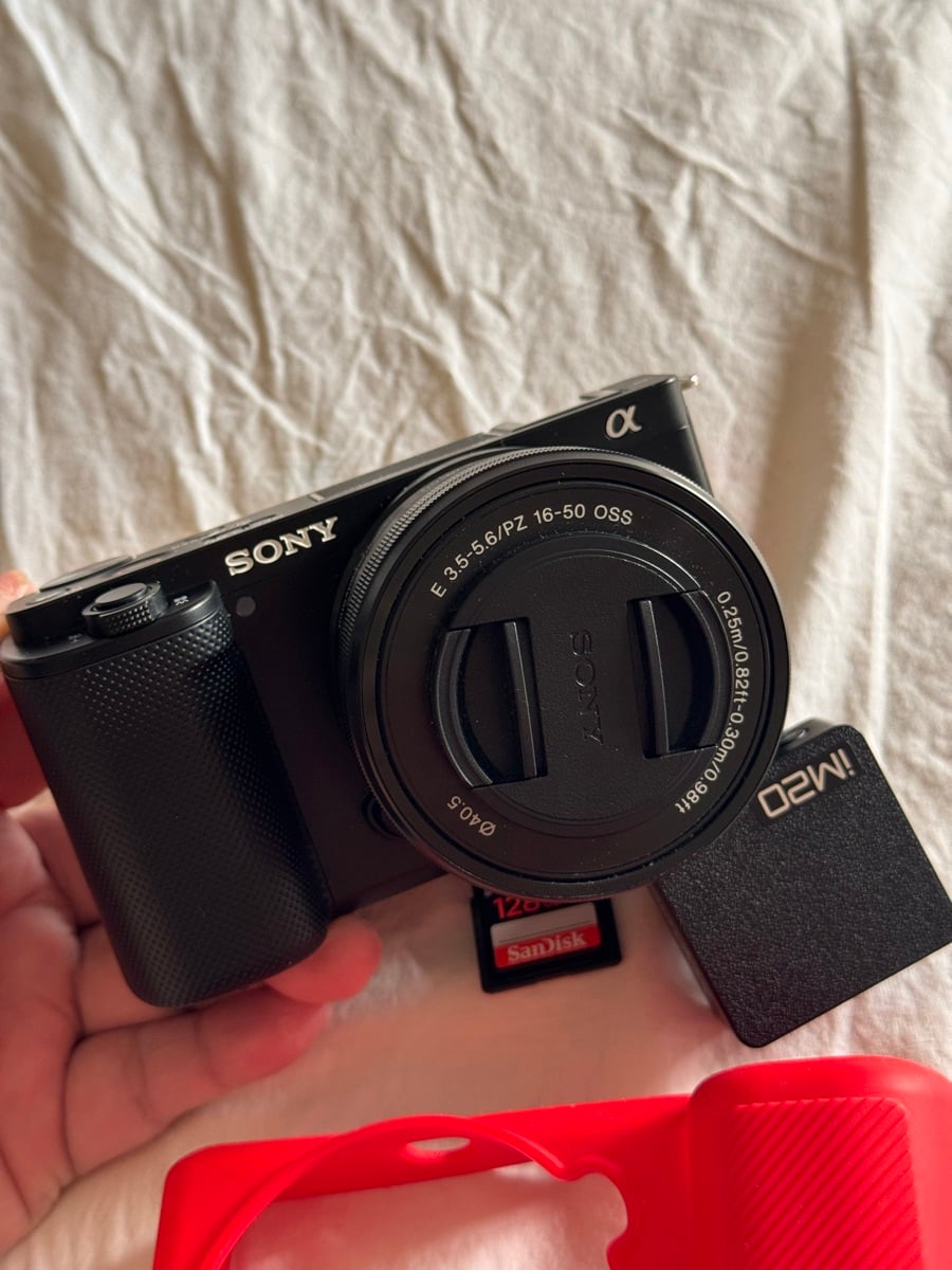 Sony ZV-E10 Mirrorless Camera – QAR 2,500 (Bundle Deal) - Image 3
