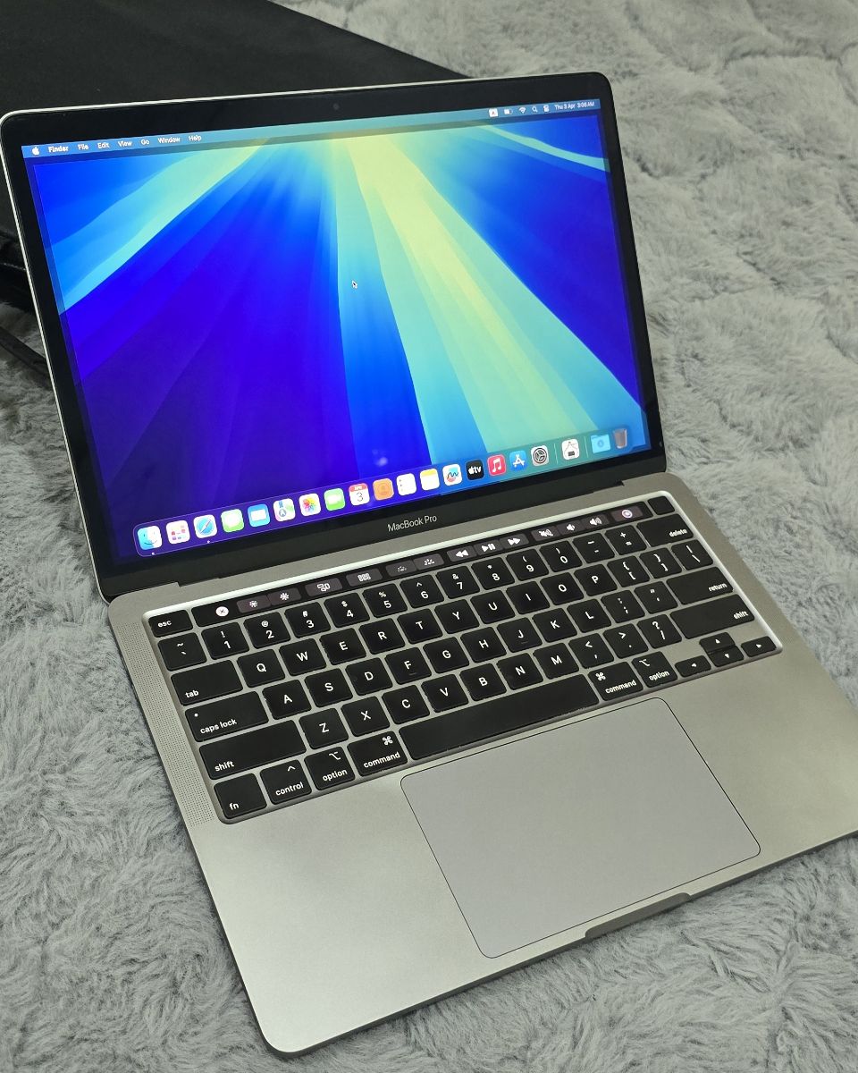 MacBook Pro i7 Touch bar 2017
16GB RAM 512GB STORAGE - Image 5