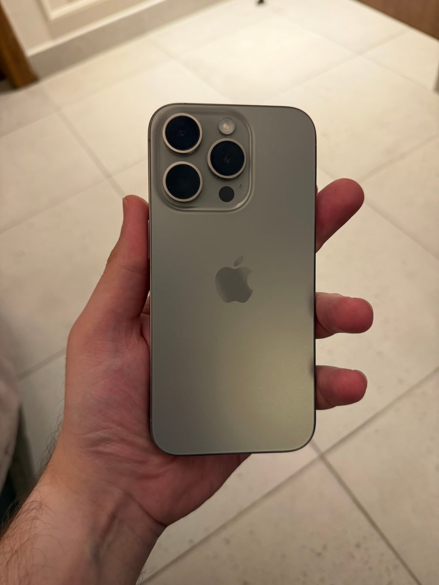 iPhone 15 Pro - Image 1