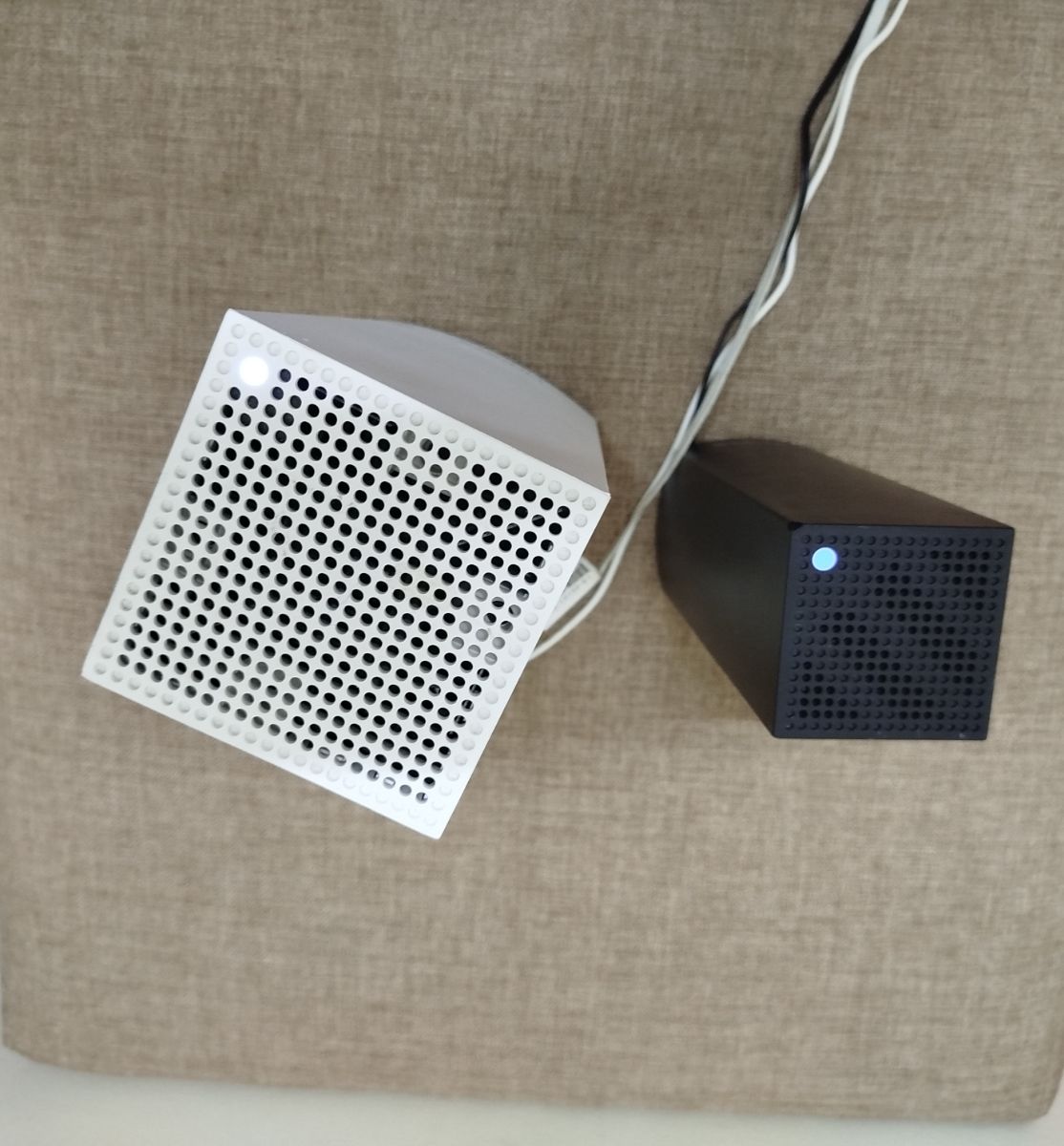 Linksys MX4200 Velop AX4200 Tri-Band Mesh WiFi 6 System &  Linksys Velop WHW03 v2 - Image 3