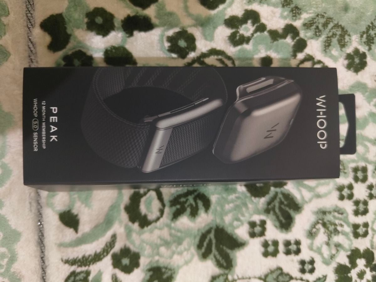 1 month old Whoop 5.0 Peak for Sale - Image 1