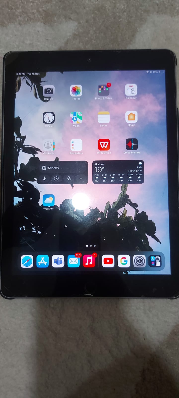 ipad (6th generation) 128 GB WIFI and SIM option available with no charger. Good condition - Image 2