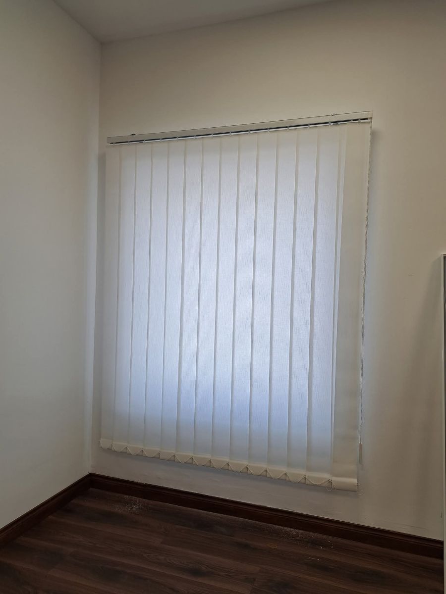 Curtain - Image 8