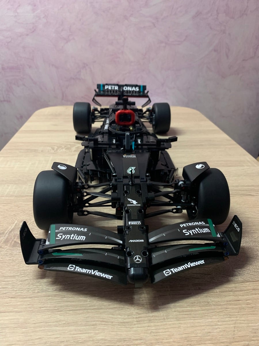 Lego Mercedes F1 W14 Replica - Image 2