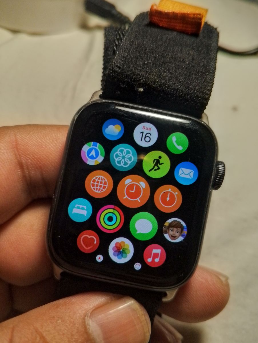 Apple watch series 5 44mm - Image 3