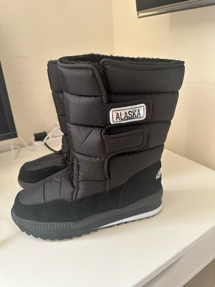 Snow Boots size 42” & 40” - Image 4