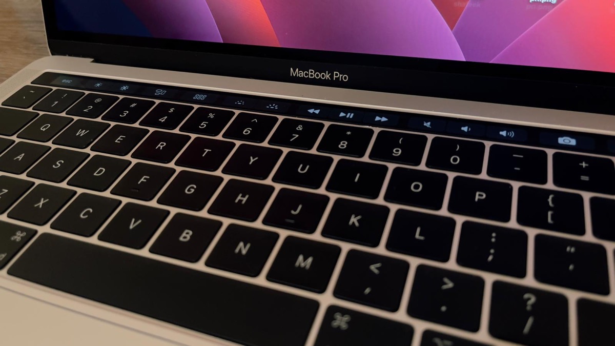 Quick Sale: MacBook Pro (2017) - Fast i5, 8GB RAM - Image 2
