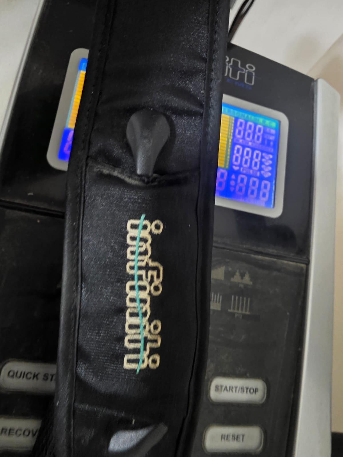 Elliptical exercise machine for sale - Image 3