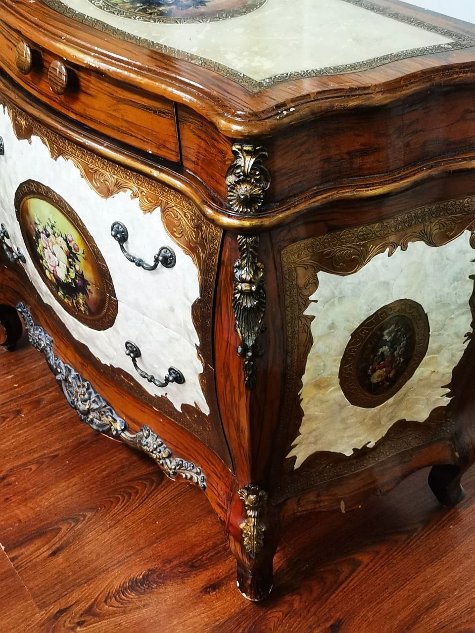 Bombay Chest Drawer - Image 1