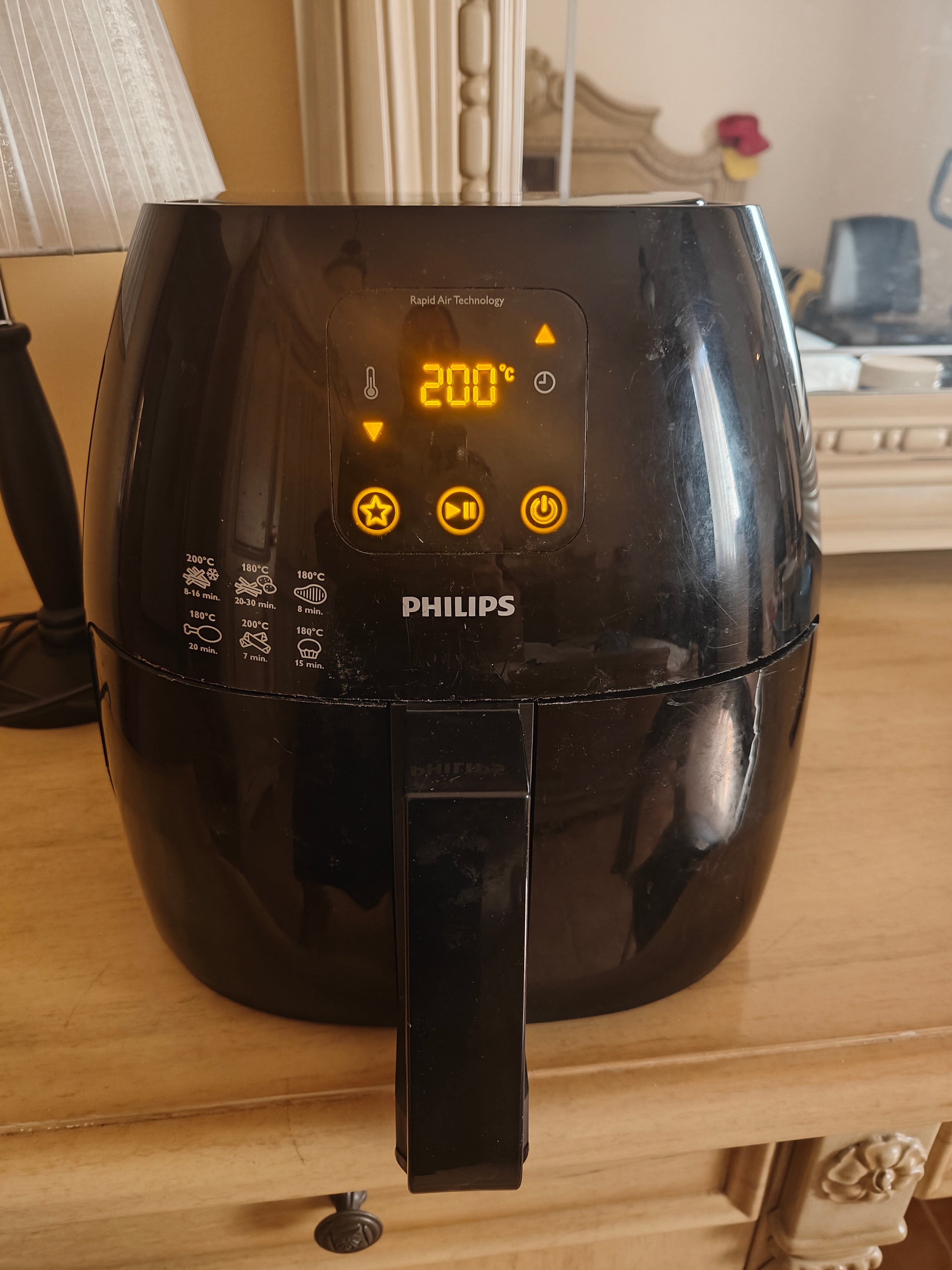 Philips Digital Air Fryer 6 litre +iKon electric grill - Image 1