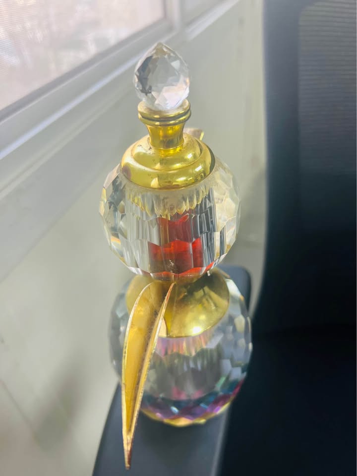 Big Crystal Kettle Attar دلة کریستال مع عطر - Image 5