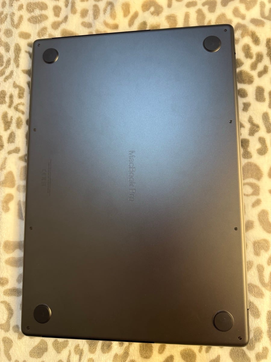 Macbook pro m4 max - Image 1