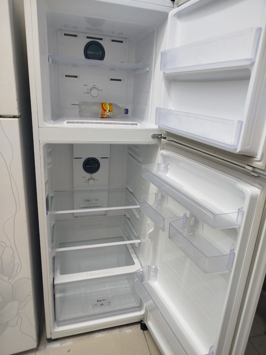 Samsung double door refrigerator for sale - Image 3