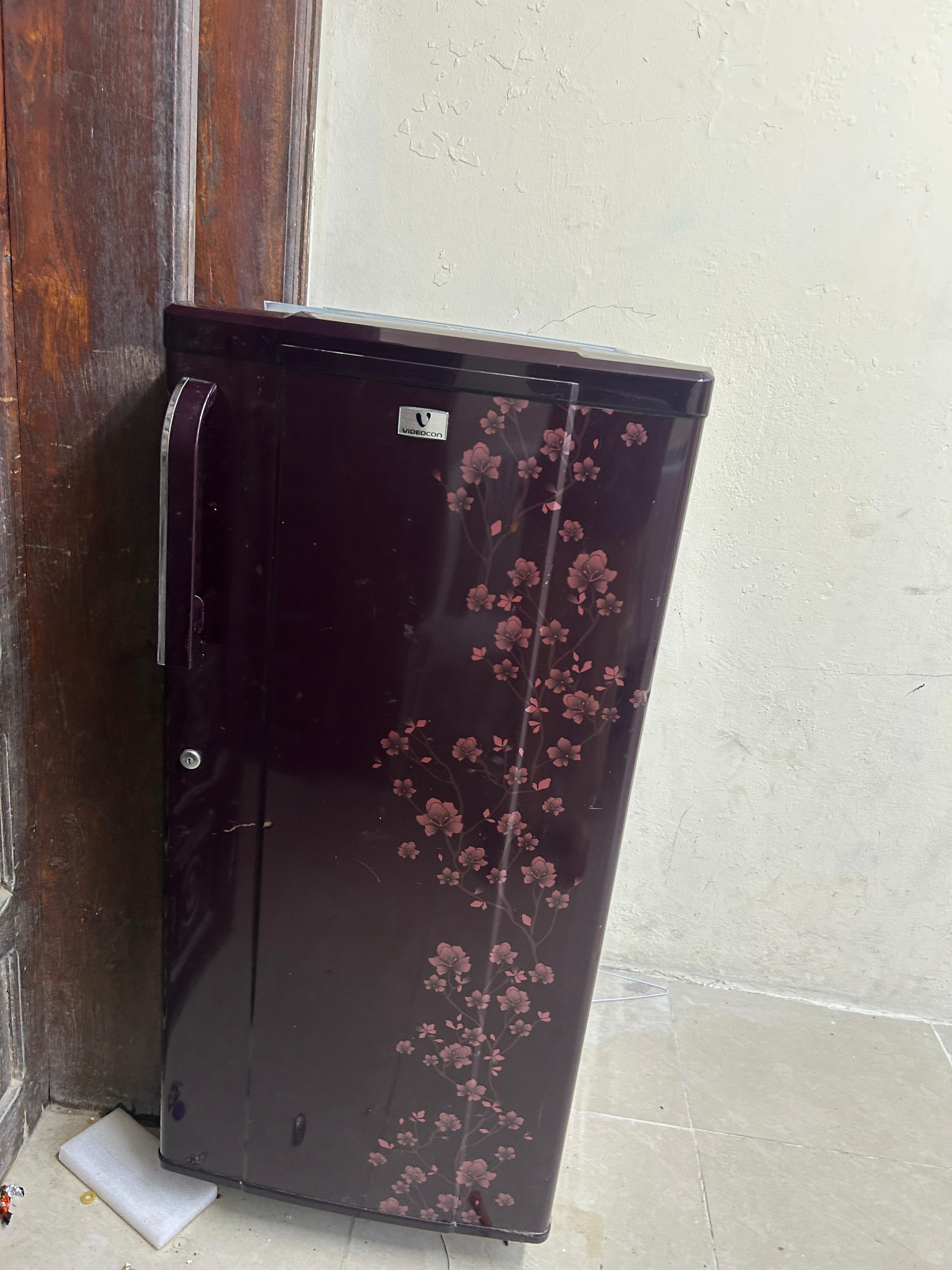Good condition Referigerator - Image 1