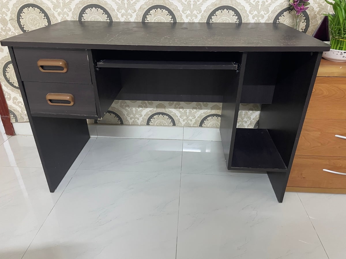 Computer + Study Table - Image 2