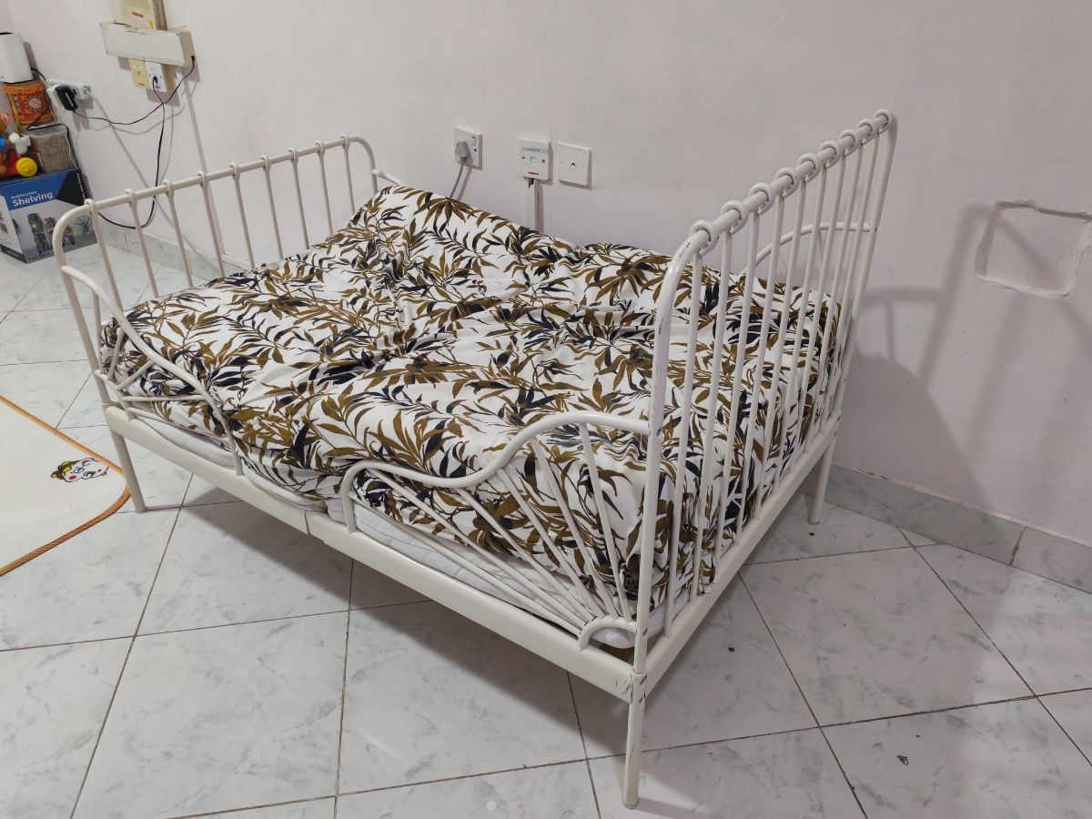 Extendable kids bed like new Ikea - Image 3