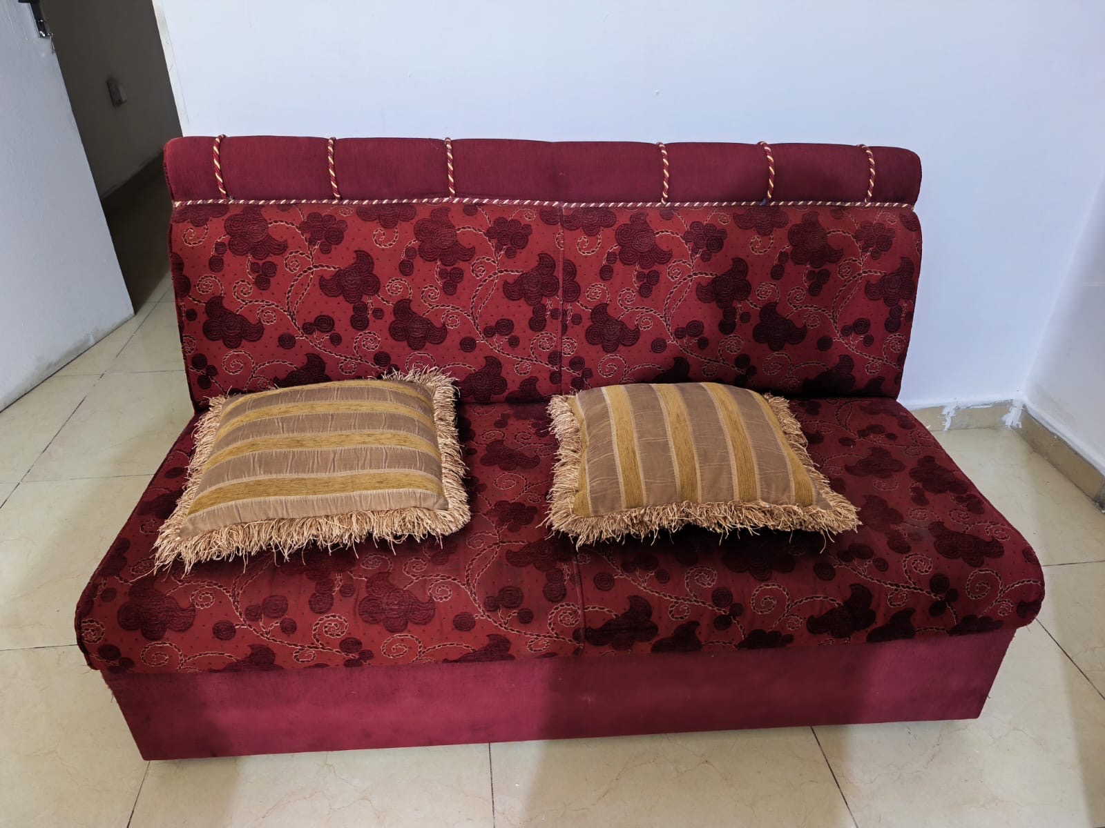 Sofa for sale - Image 3