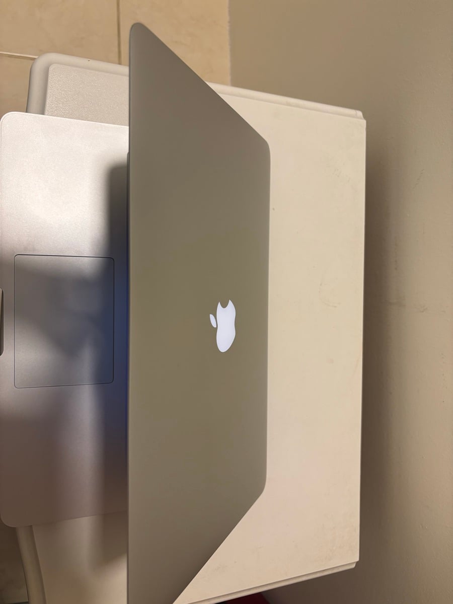 MacBook Air - Image 1