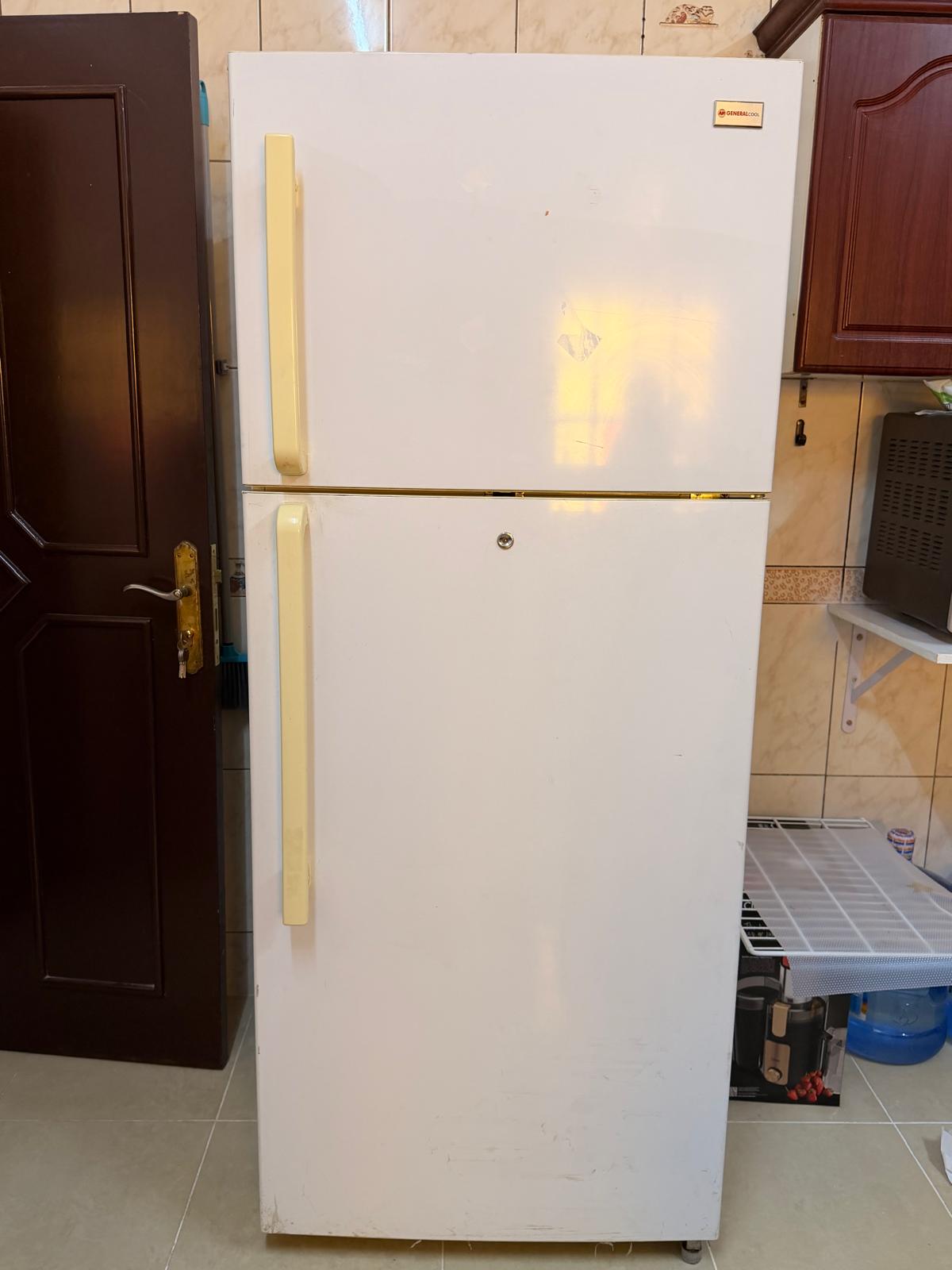 GENERALCO TOP MOUNT REFRIGERATOR 606L - Image 1