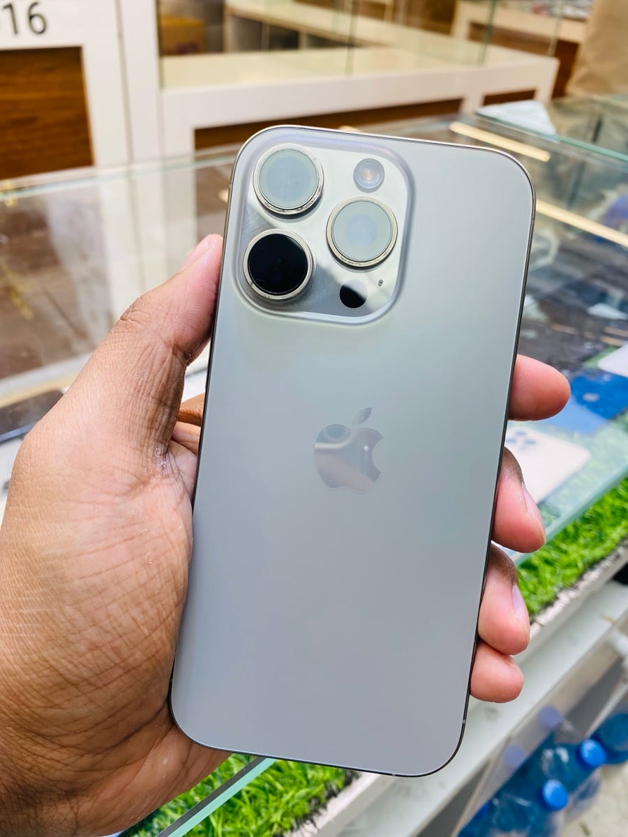 iPhone 16 pro - Image 3