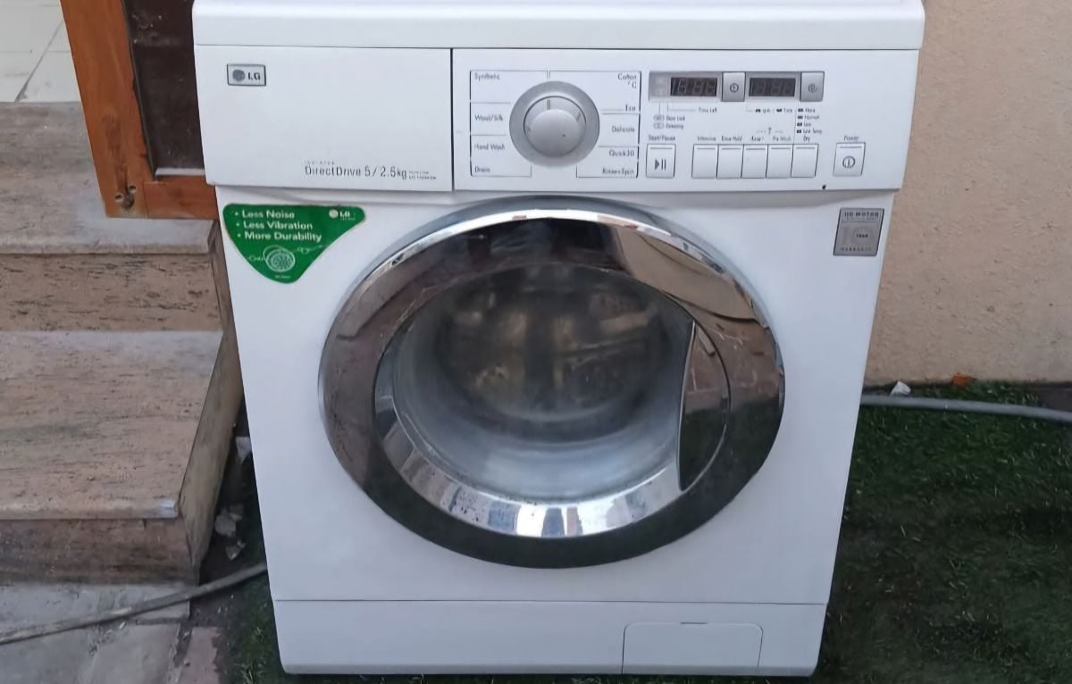 LG 5/2.5kg (wash+dry) washing machine for sell - 51008499 . - Image 1