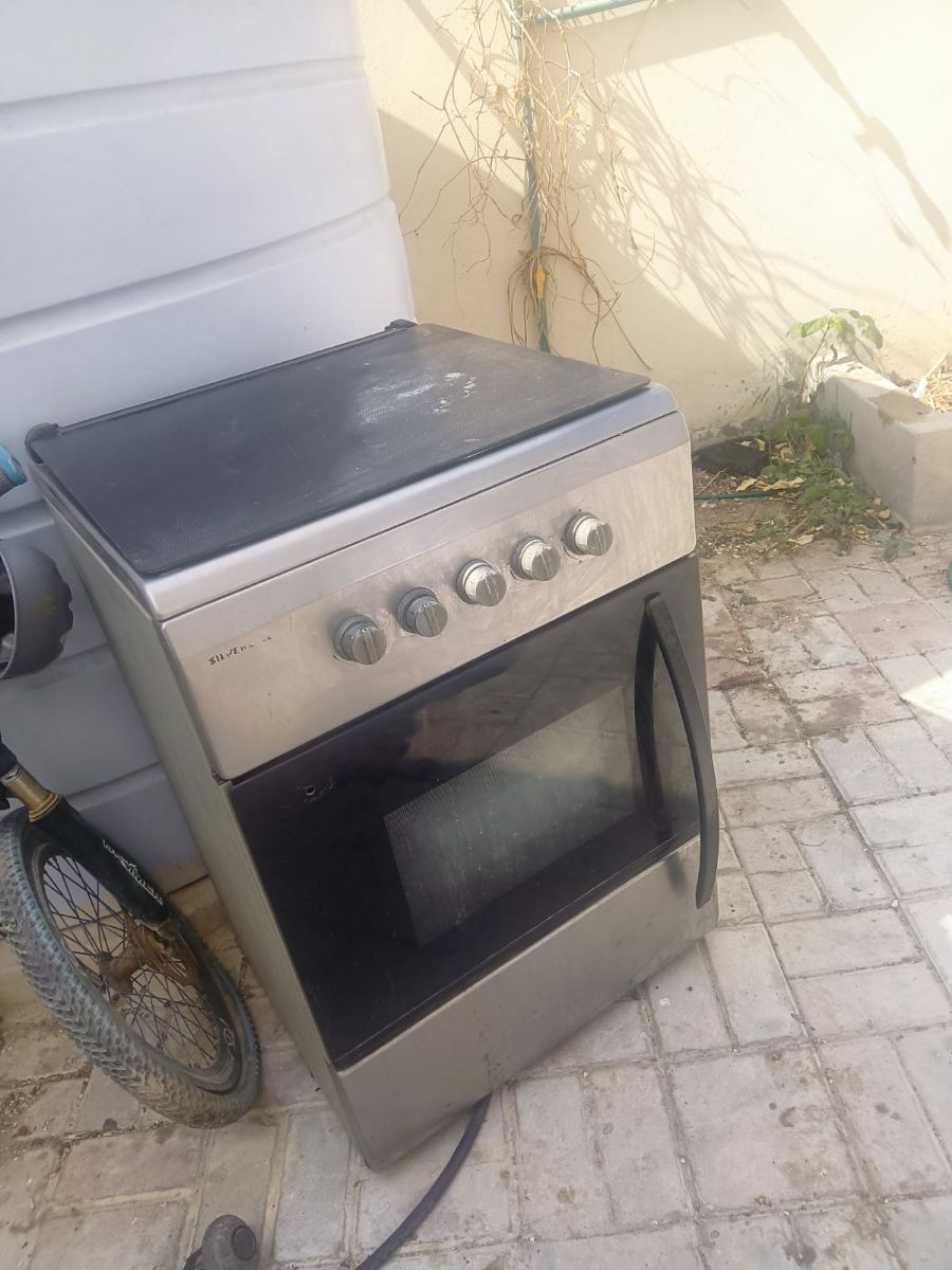 Stove + oven - Image 1