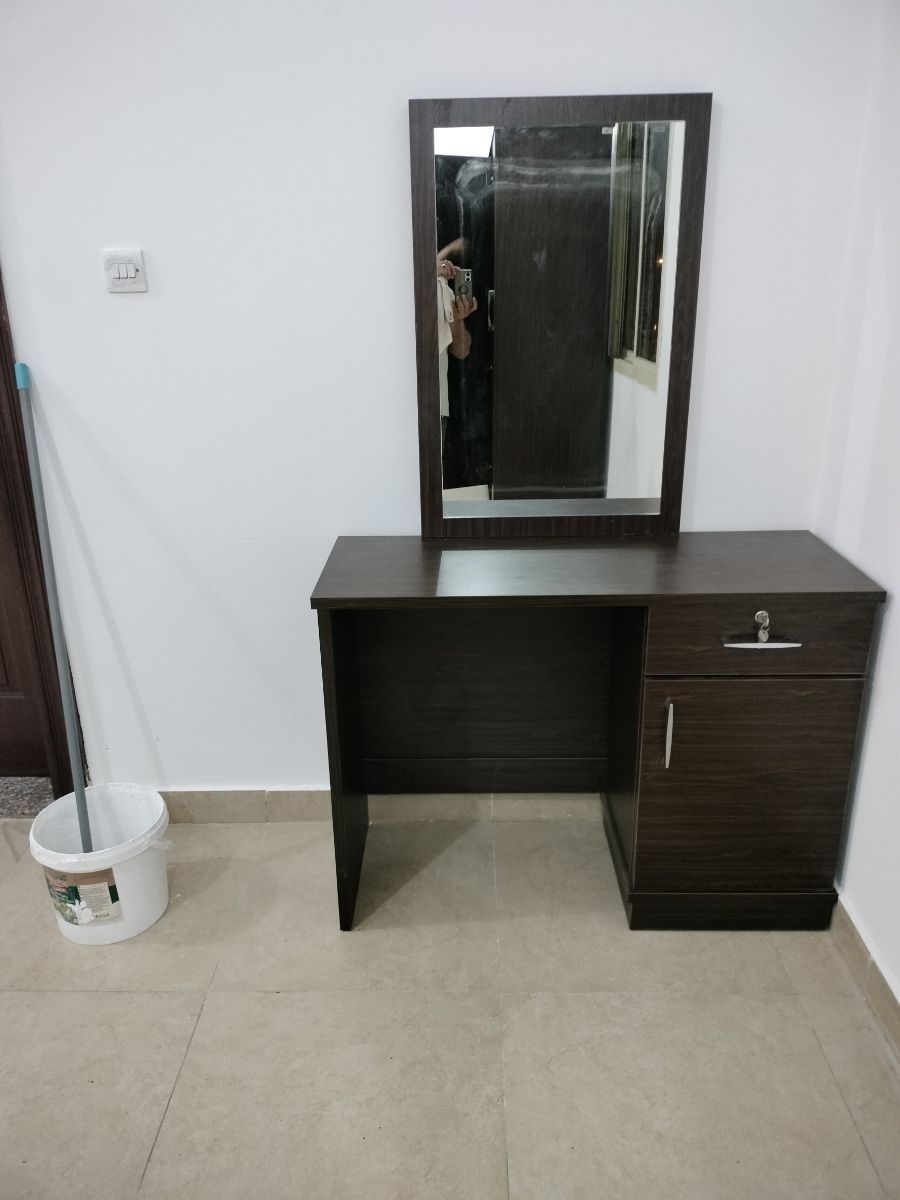 Qatar Airways furniture - Image 6