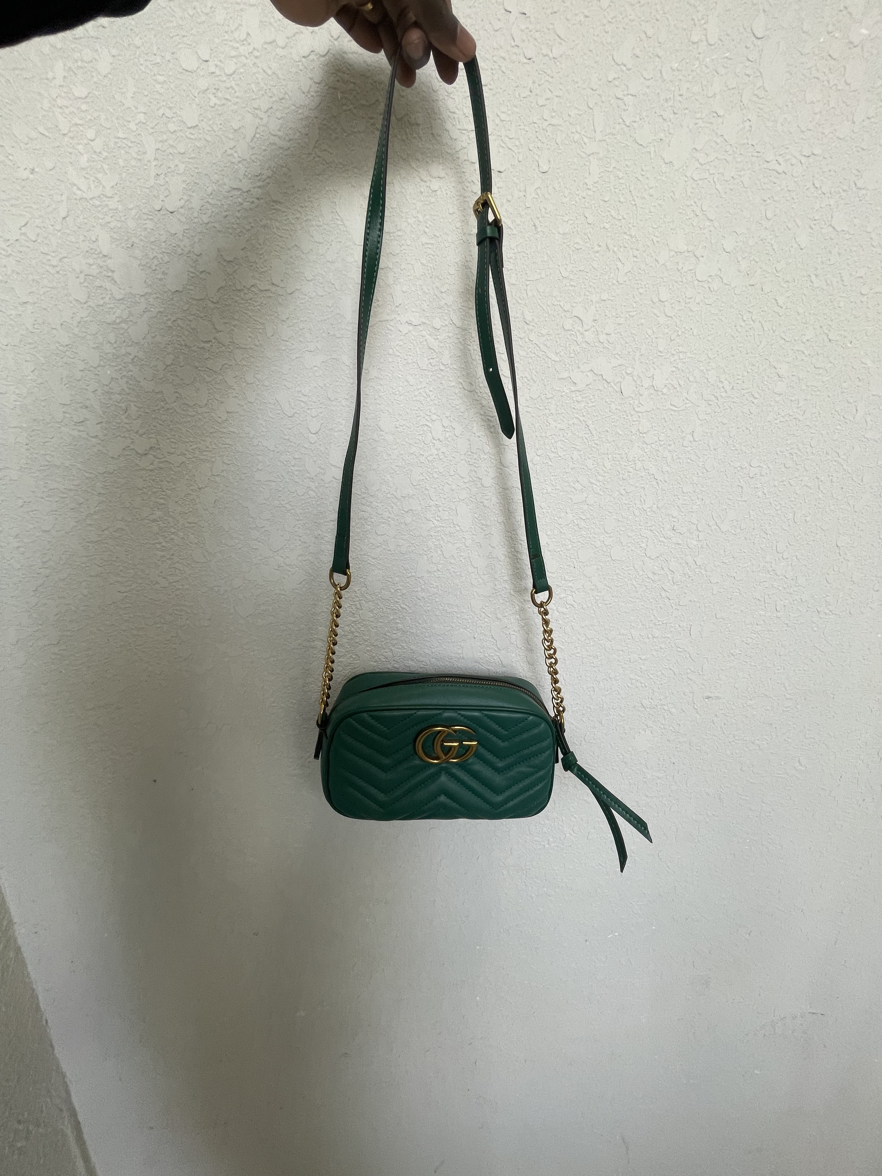 Original gucci marmont camera bag at negotiable price. - Image 7