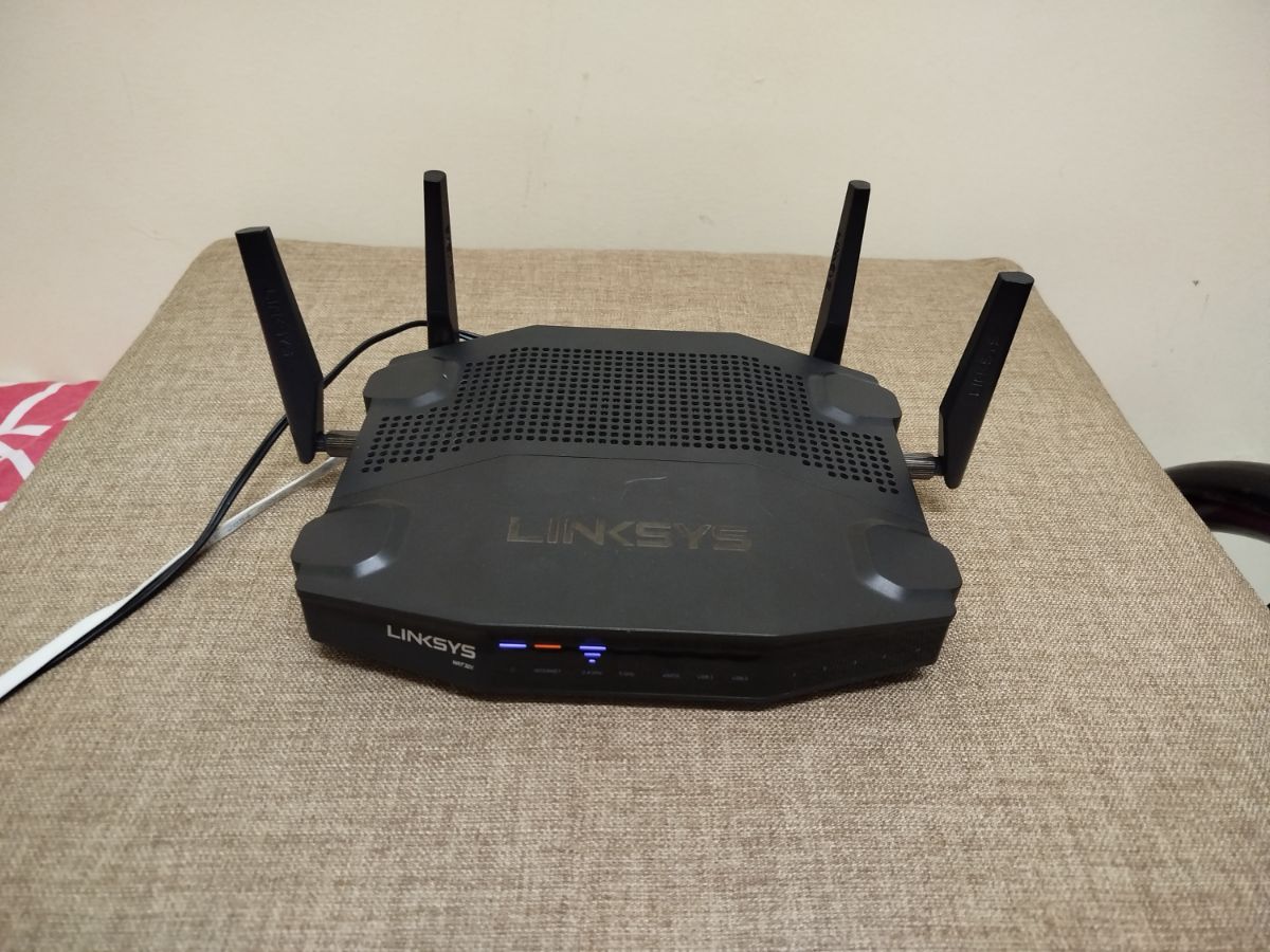Linksys WRT32X AC3200 Dual-Band Wi-Fi 6 Gaming Router - Image 3