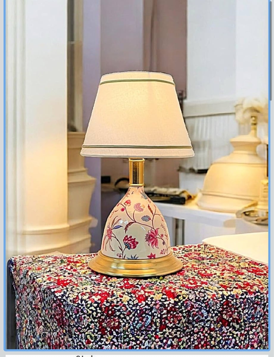 Table lamp مصباح طاولة - Image 1